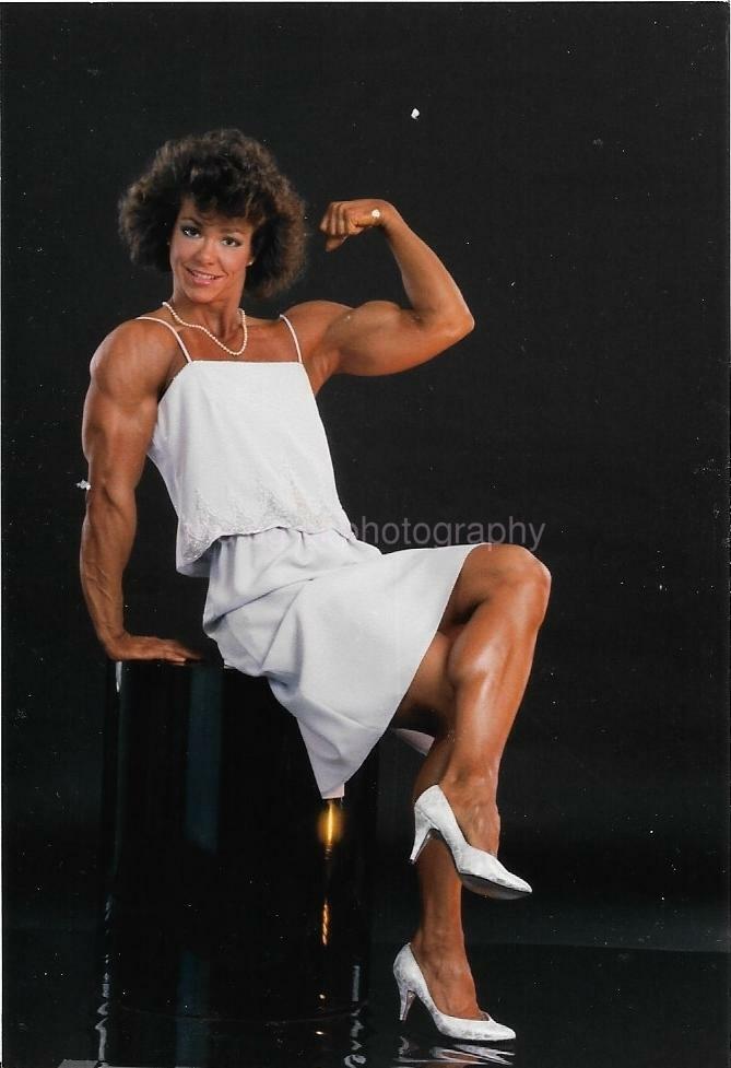 FEMALE BODYBUILDER 80's 90's FOUND Photo Poster painting Color MUSCLE WOMAN Original EN 22 40 H