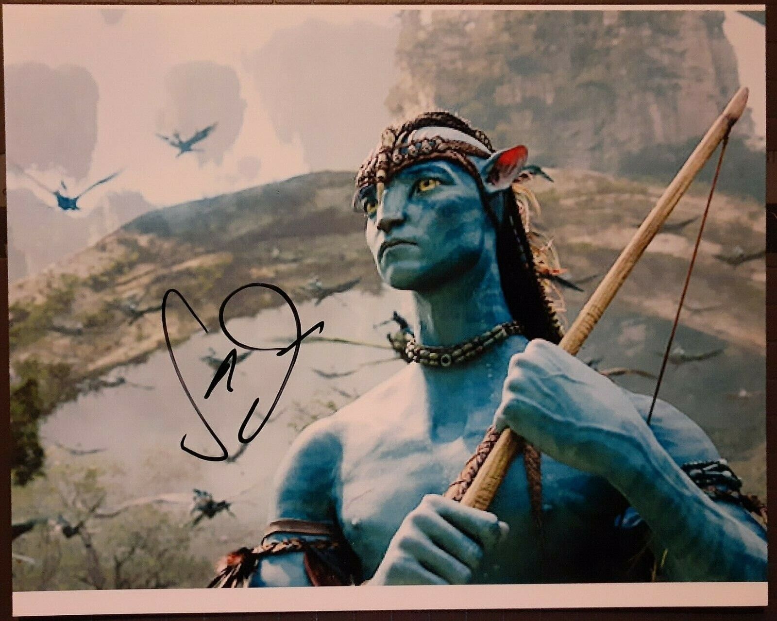 Sam Worthington signed 8x10