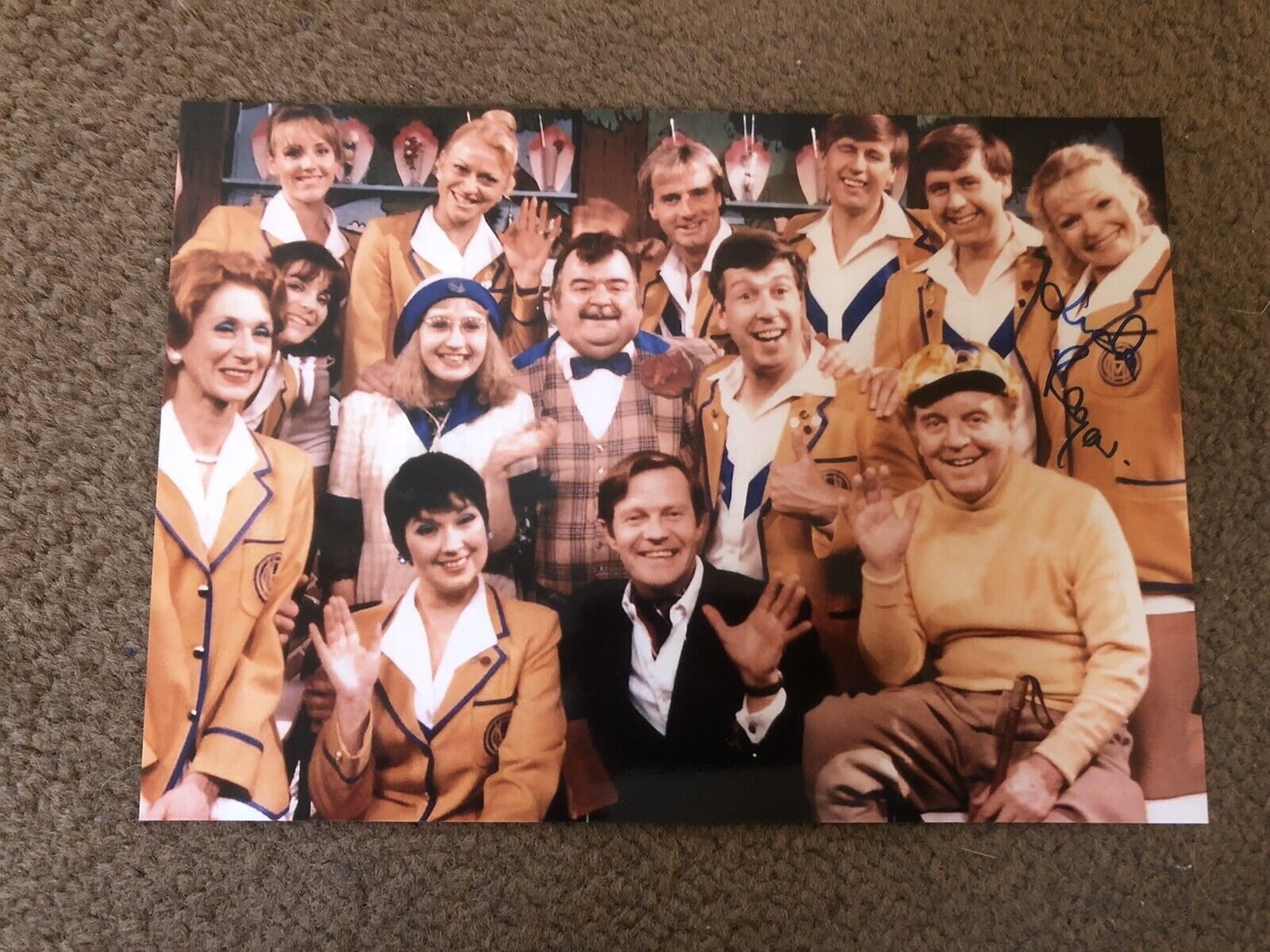 LINDA REGAN (HI DE HI) PRESIGNED Photo Poster painting- 7x5”