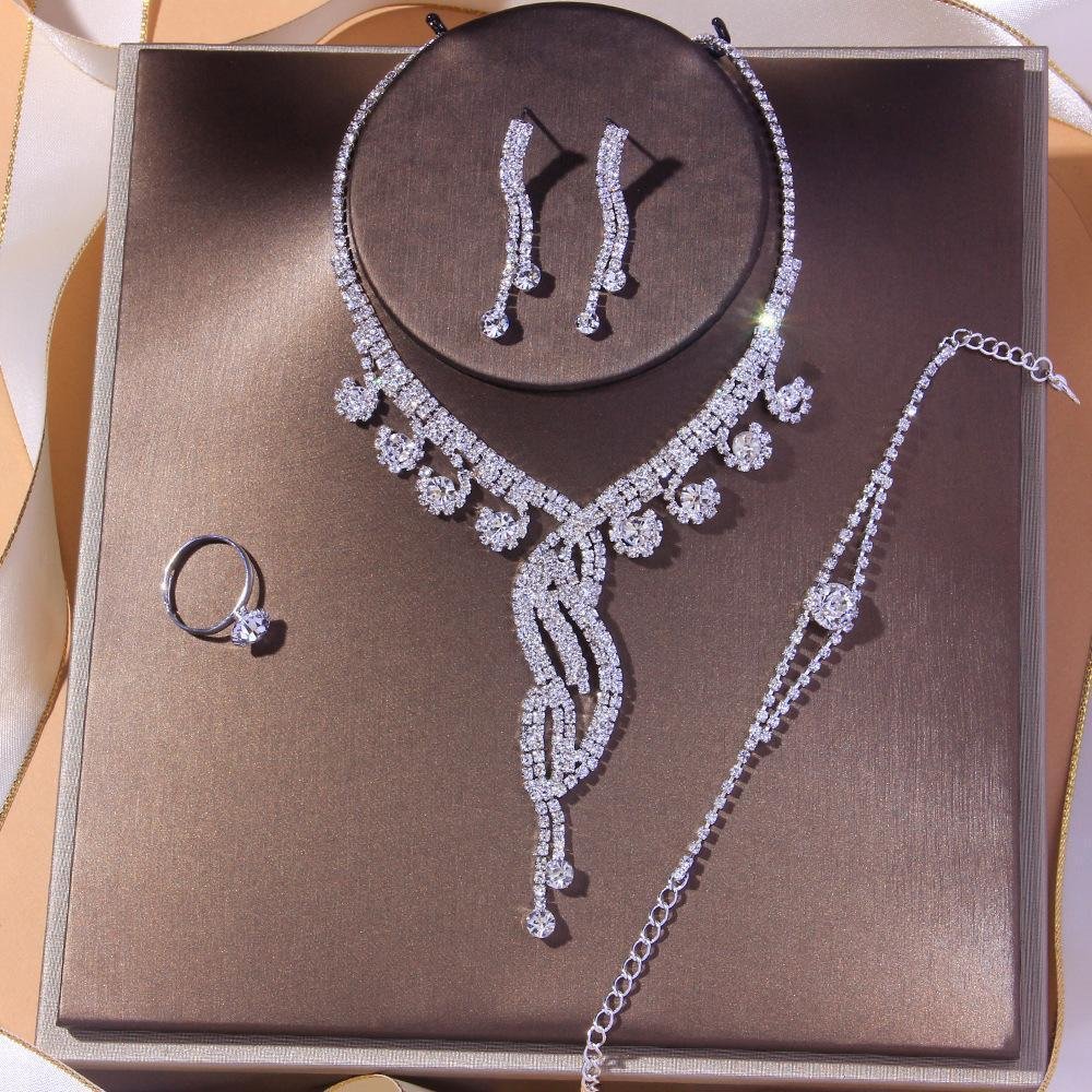 Fashion shining women rhinestone accessories set