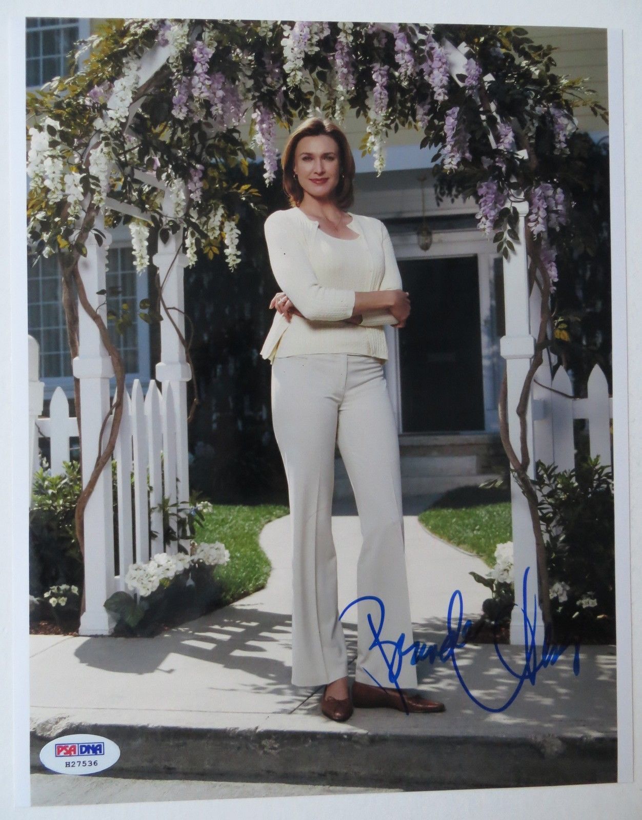 Brenda Strong Signed Desperate Housewives Autographed 8x10 Photo Poster painting PSA/DNA #H27536