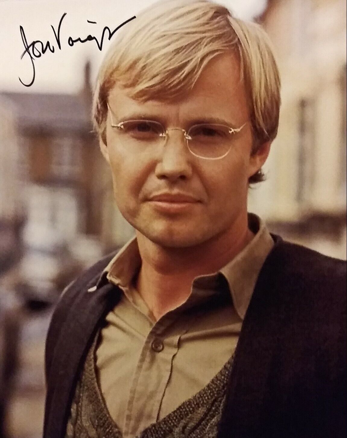 Jon Voight signed 8x10