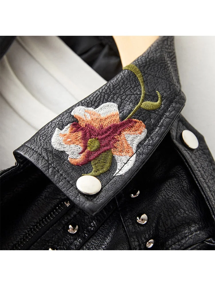 Nncharge Women Retro Punk Style Fuax Leather Jacket Streetwear Moto Biker Embroidery Floral Print Rivet Pu Coat Outwear