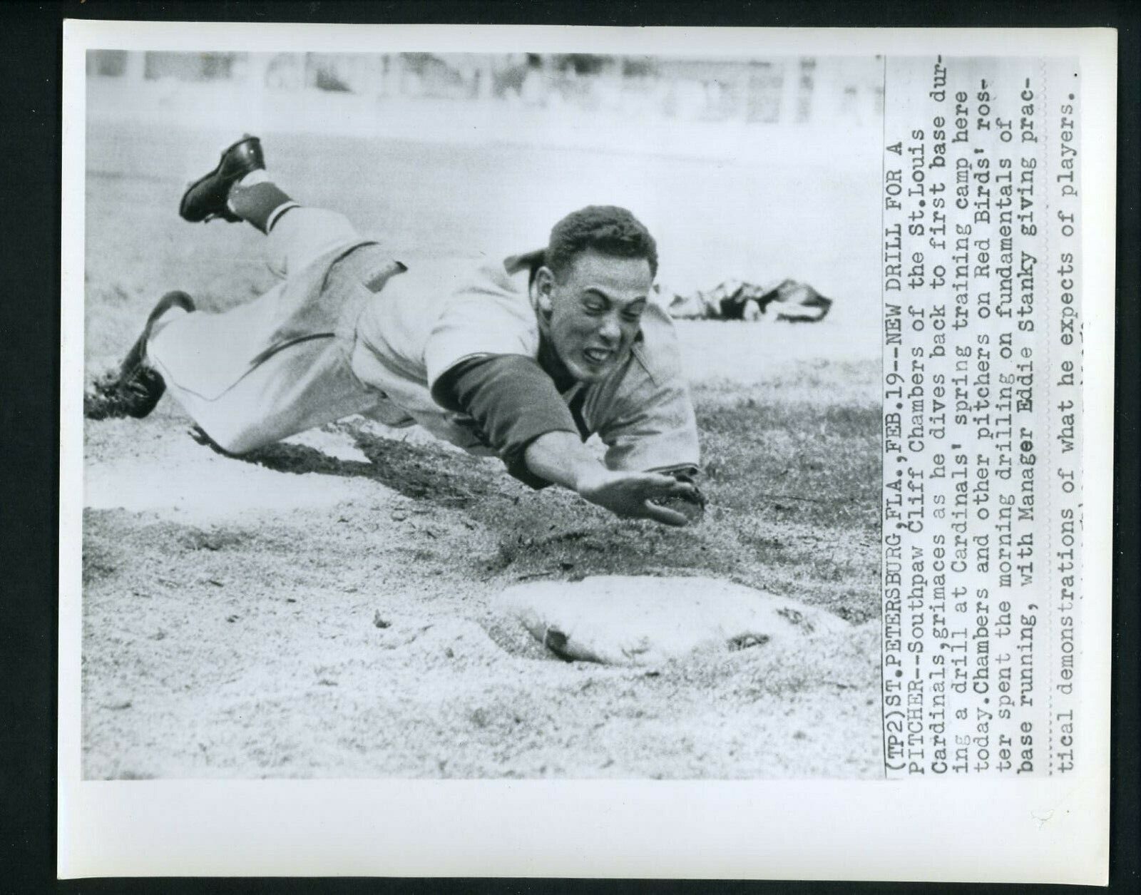 Cliff Chambers sliding practice 1953 Press Photo Poster painting St. Louis Cardinals