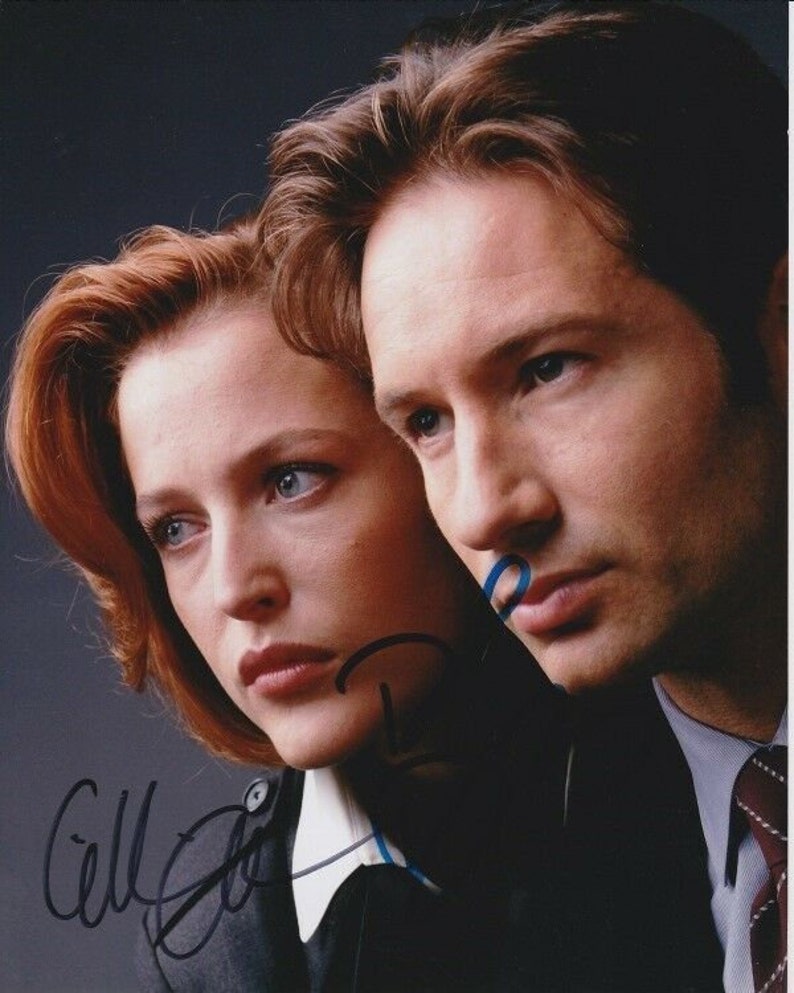 David duchovny and gillian anderson signed the x-files mulder & scully Photo Poster painting