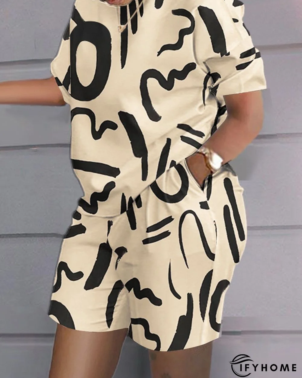 Fashion And Casual Graphic Print Short-sleeved Two-piece Suit | IFYHOME