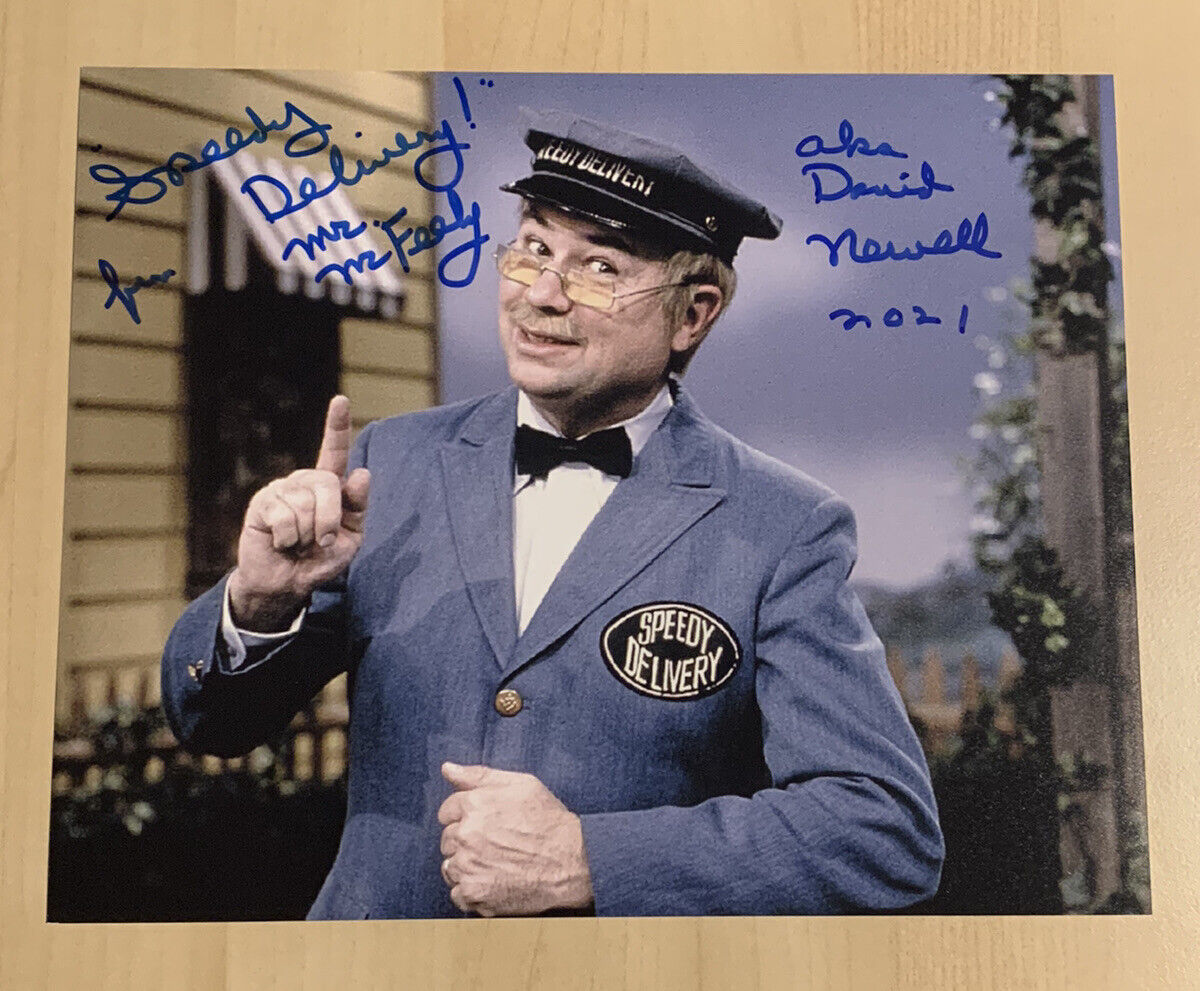 DAVID NEWELL HAND SIGNED 8x10 Photo Poster painting ACTOR MISTER ROGERS AUTOGRAPHED COA