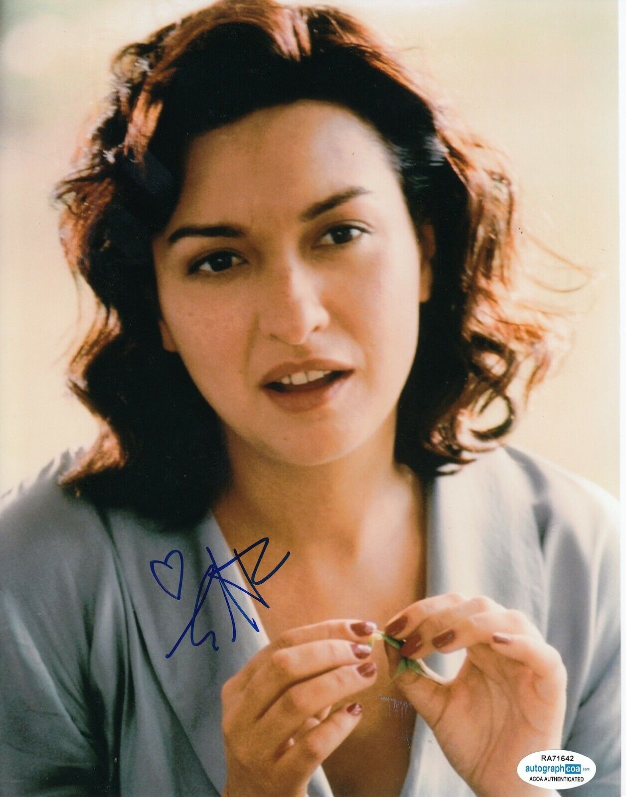 ELIZABETH PENA signed (LA BAMBA) Movie 8X10 Photo Poster painting *Rosie* ACOA Authentic #1