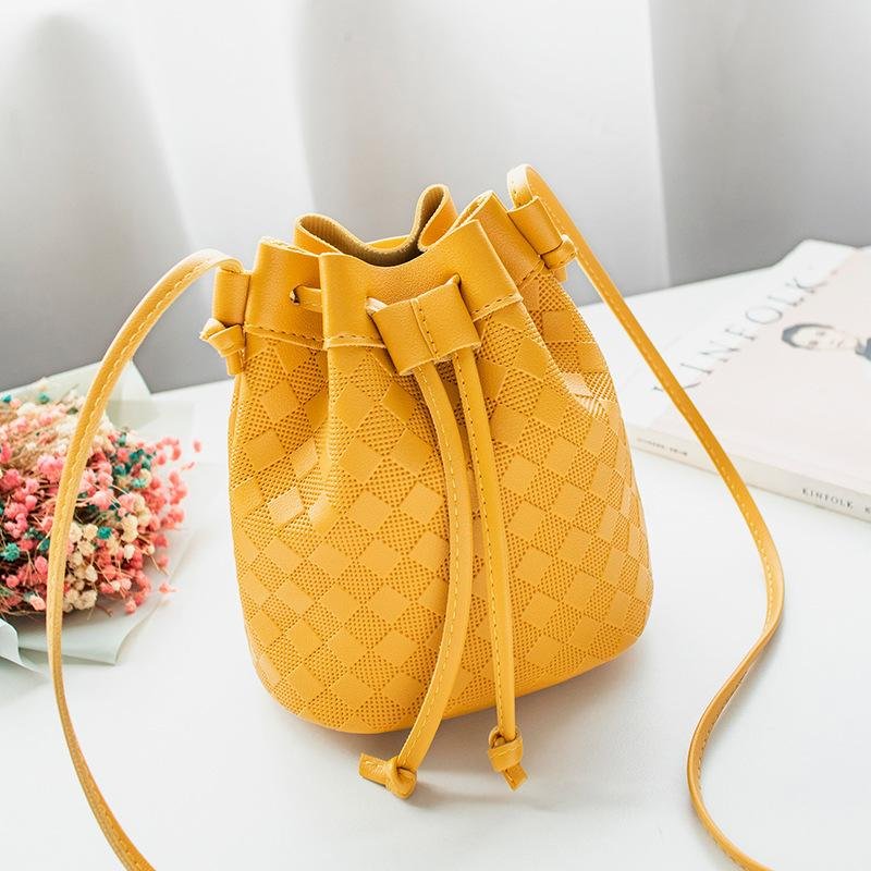 Women's Bag New Korean Fashion Woven Bucket Bag Slung Mobile Phone Bag Ladies Shoulder Bag