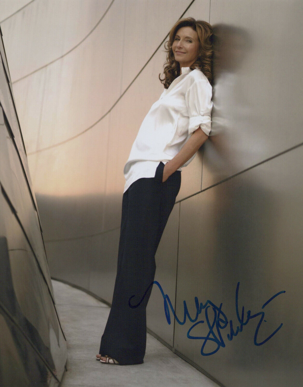 Mary Steenburgen signed 8x10 Photo Poster painting