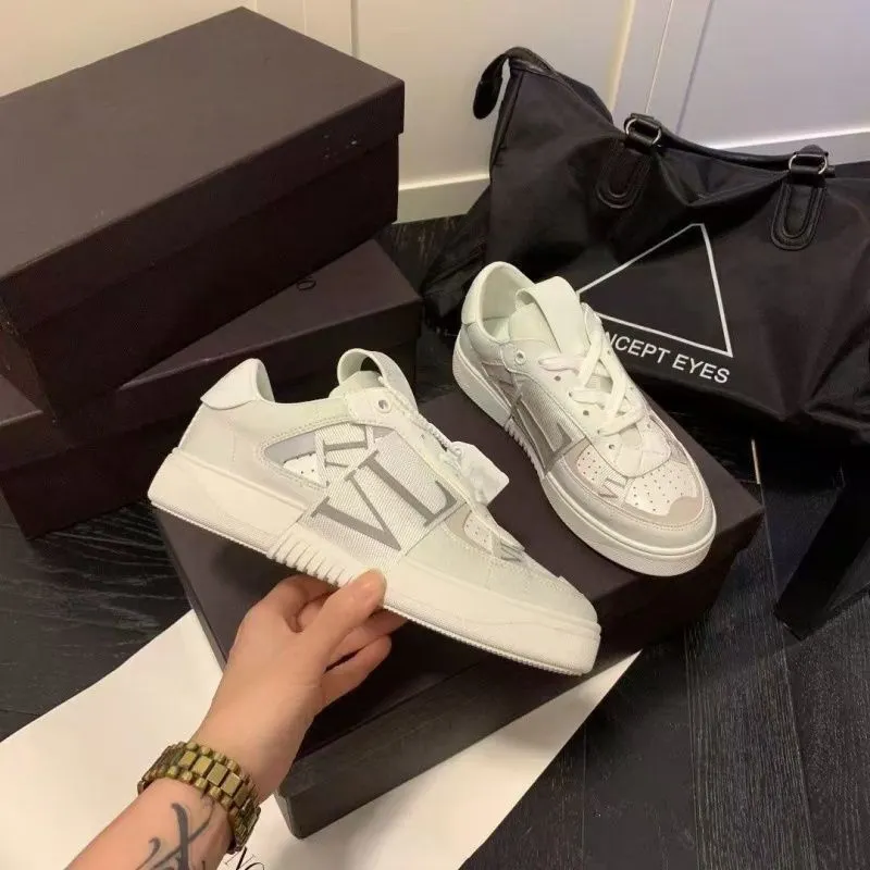 Lettered Casual Sneakers Men's All-Match Fashion Thick Bottom Breathable Men's and Women's Easy Wear Couple Shoes