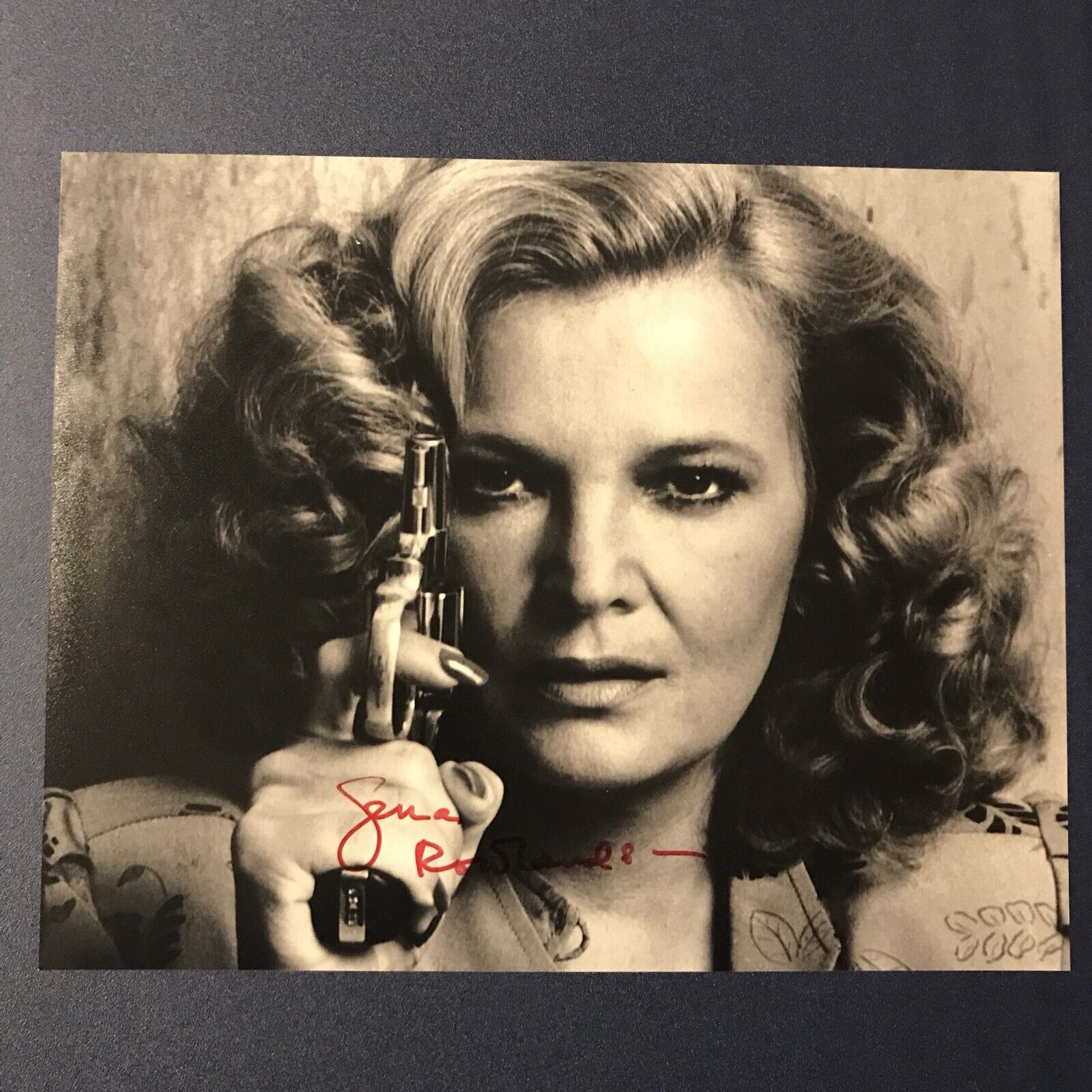 GENA ROWLANDS SIGNED 8x10 Photo Poster painting ACTRESS THE NOTEBOOK AUTOGRAPHED VERY RARE COA