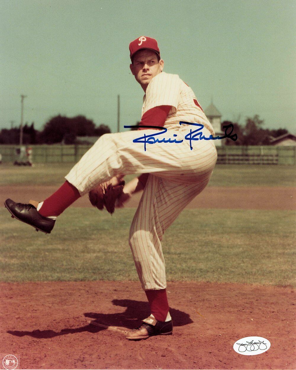 Robin Roberts Signed Autographed 8X10 Photo Poster painting Phillies Throwing Pitch JSA