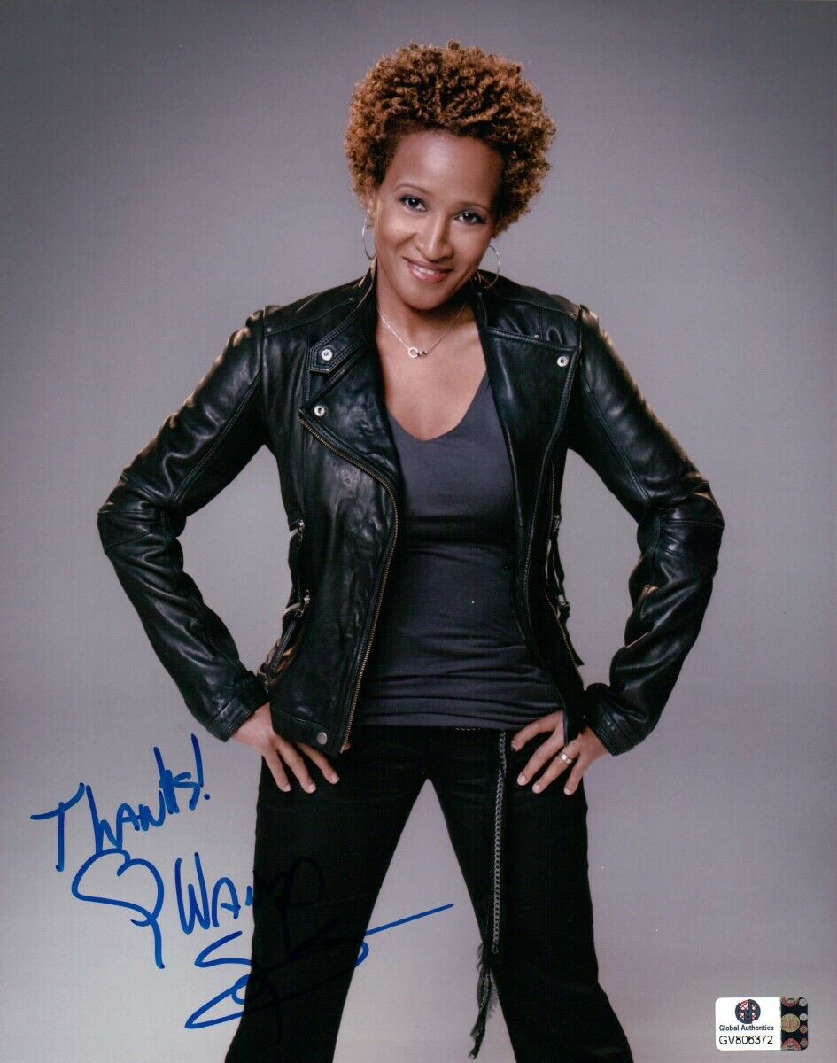 Wanda Sykes Signed Autographed 8X10 Photo Poster painting Comedian Black Leather Jacket GV806372