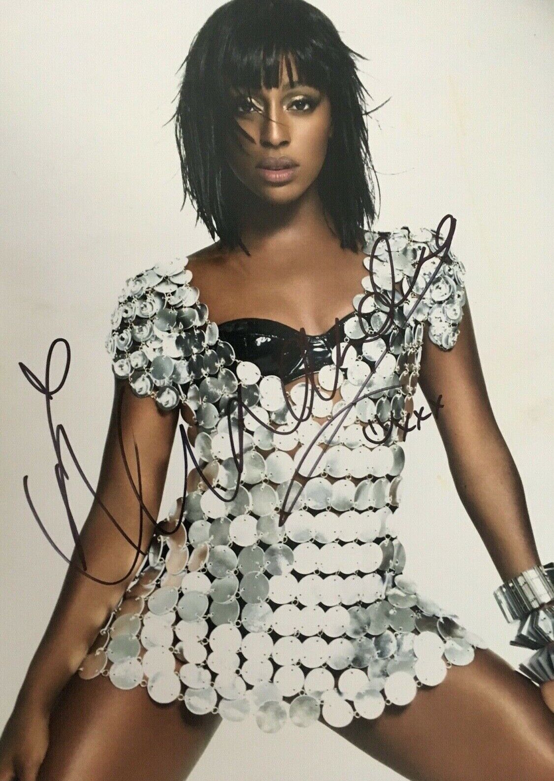 ALEXANDRA BURKE - CHART TOPPING SINGER - EXCELLENT SIGNED Photo Poster paintingGRAPH