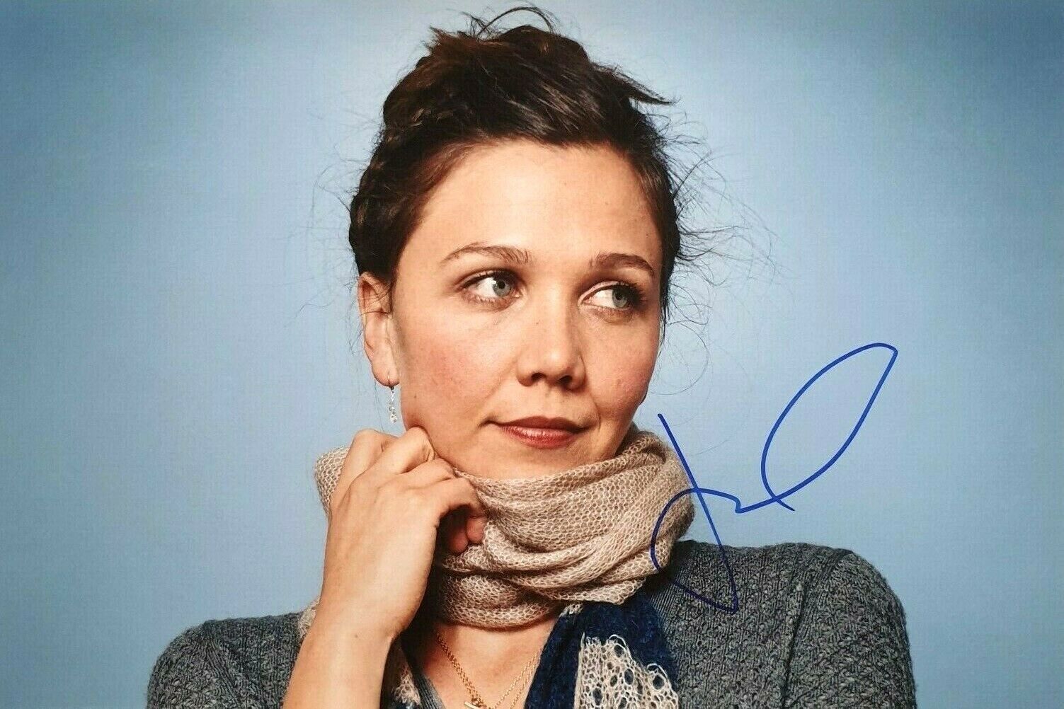 MAGGIE GYLLENHAAL In-Person Signed Autographed Photo Poster painting RACC COA The Lost Daughter