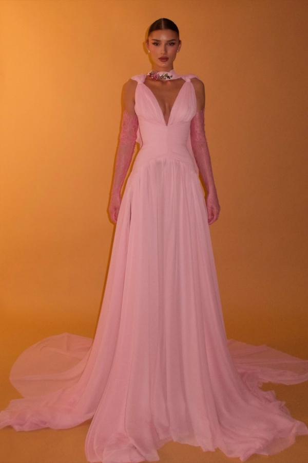 Lussooy Dreamy Candy Pink Deep Flower V-neck Pleated Prom Dress With Lace Gloves 