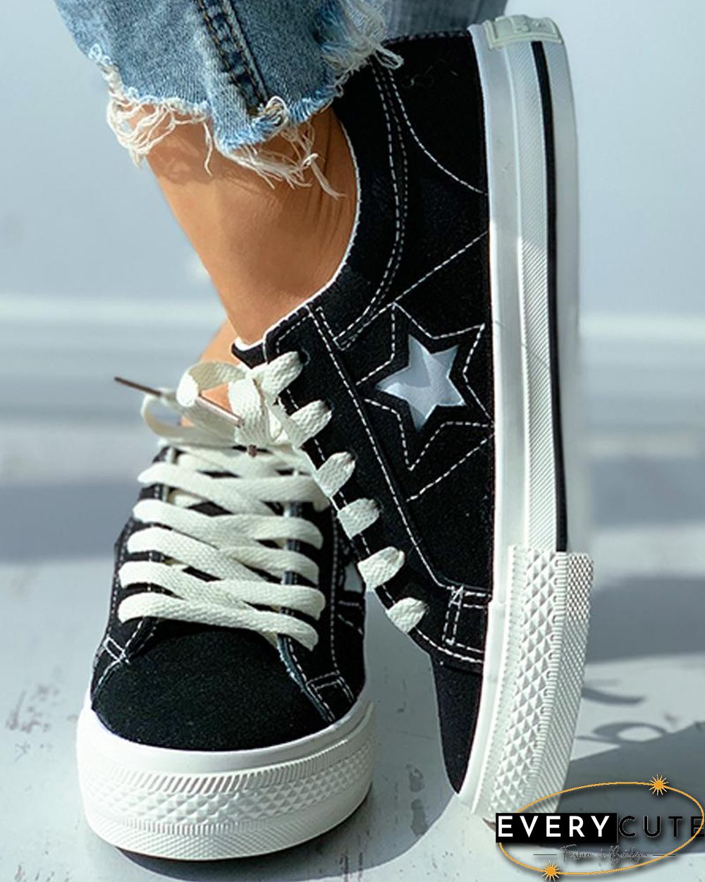 Star Pattern Cutout Lace-up Suede Shoes
