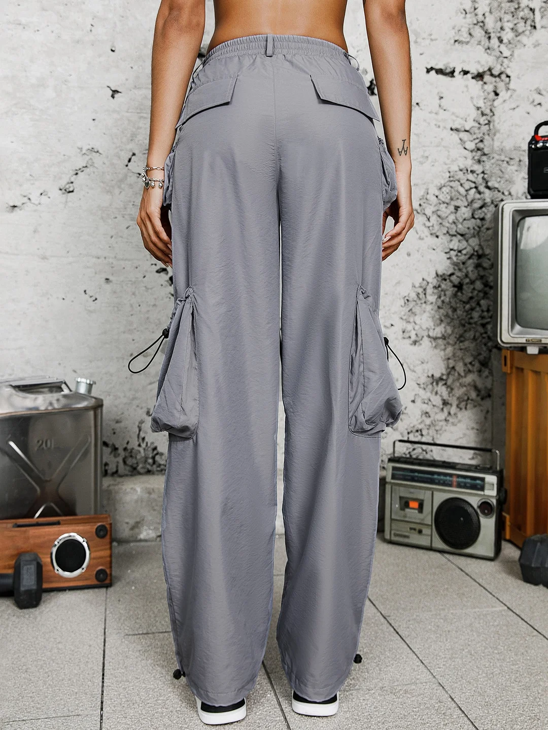 Solid Pocket Patched Cargo Pants