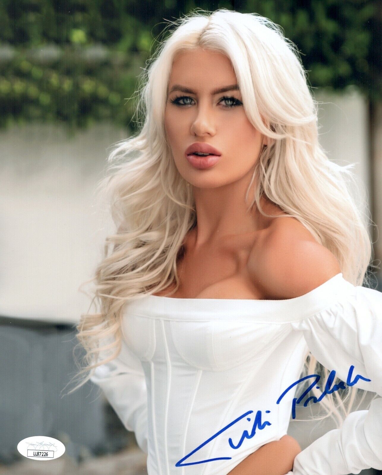 TITI PIKULA Hand Signed SEXY Model 8x10 Photo Poster painting IN PERSON Autograph JSA COA Cert