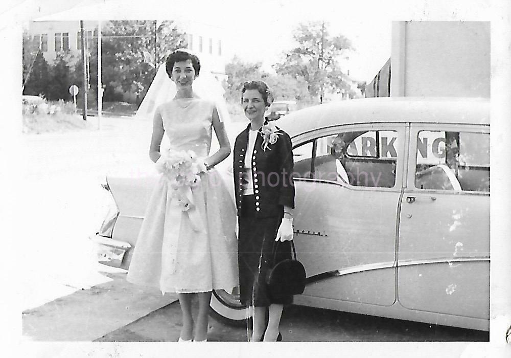 Vintage FOUND WEDDING DAY Photo Poster painting Bride bwOriginal Snapshot 06 18 H