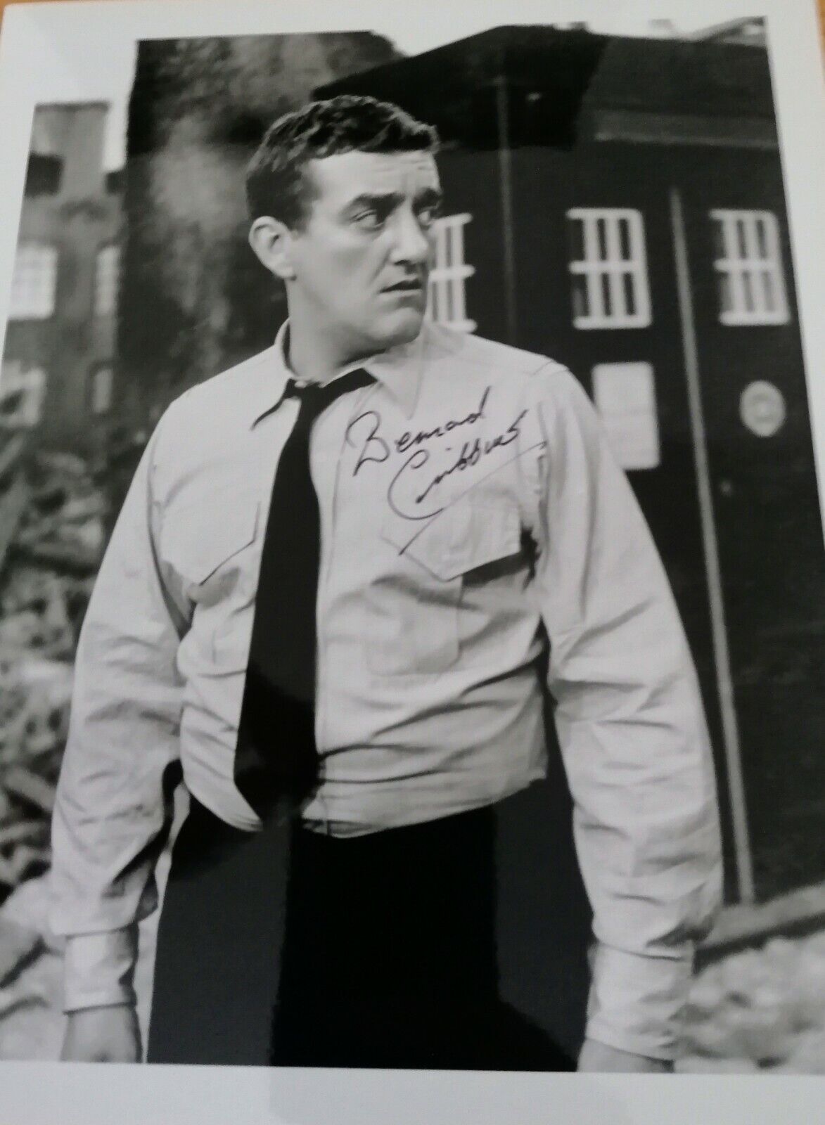 Bernard Cribbins signed Genuine Doctor WHO 8 x 10 B x W Autographed Photo Poster paintinggraph