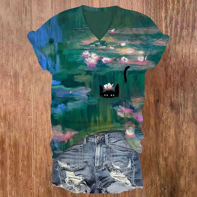 Women's Funny Black Cat In Claude Monet's Waterlily Painting Art Print Casual V-neck T-Shirt