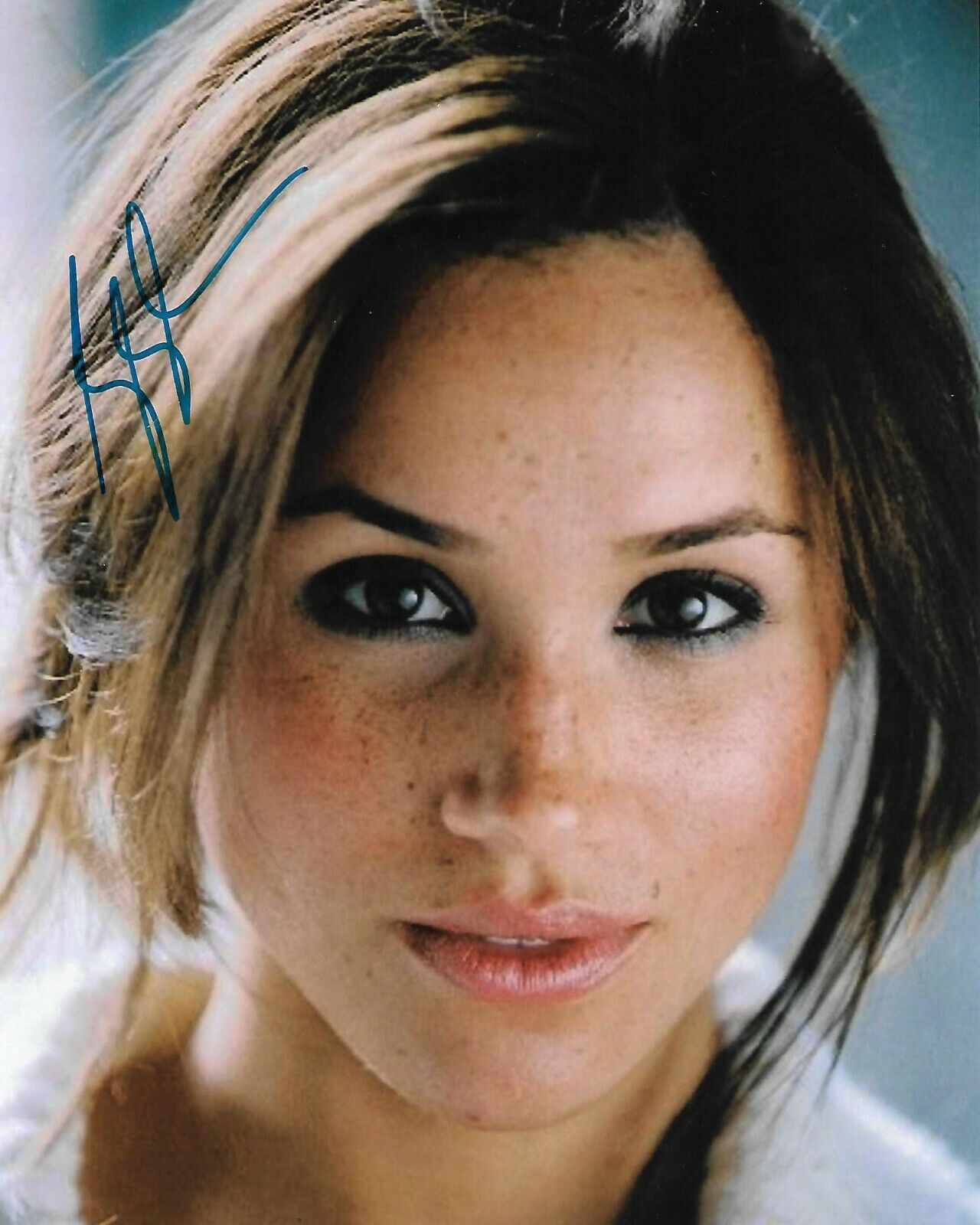 MEGHAN MARKLE Autographed 8 x 10 Signed Photo Poster painting COA