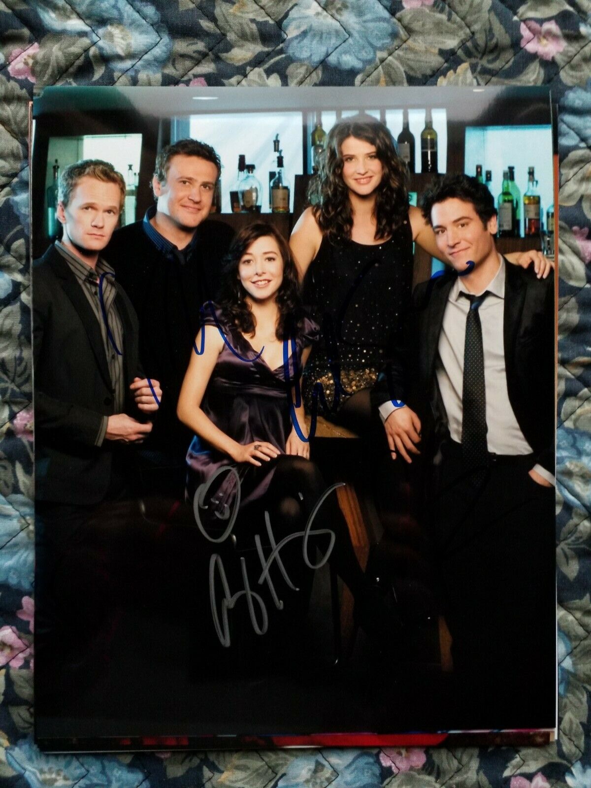 AUTHENTIC AUTOGRAPHED--8X10 PICTURE--THE CAST OF HOW I MET YOUR MOTHER - SIGNED