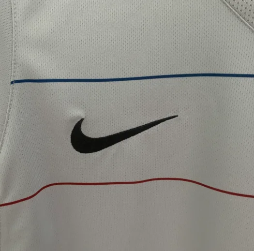 Retro Barcelona 03/04 Away Football Shirt Thai Quality