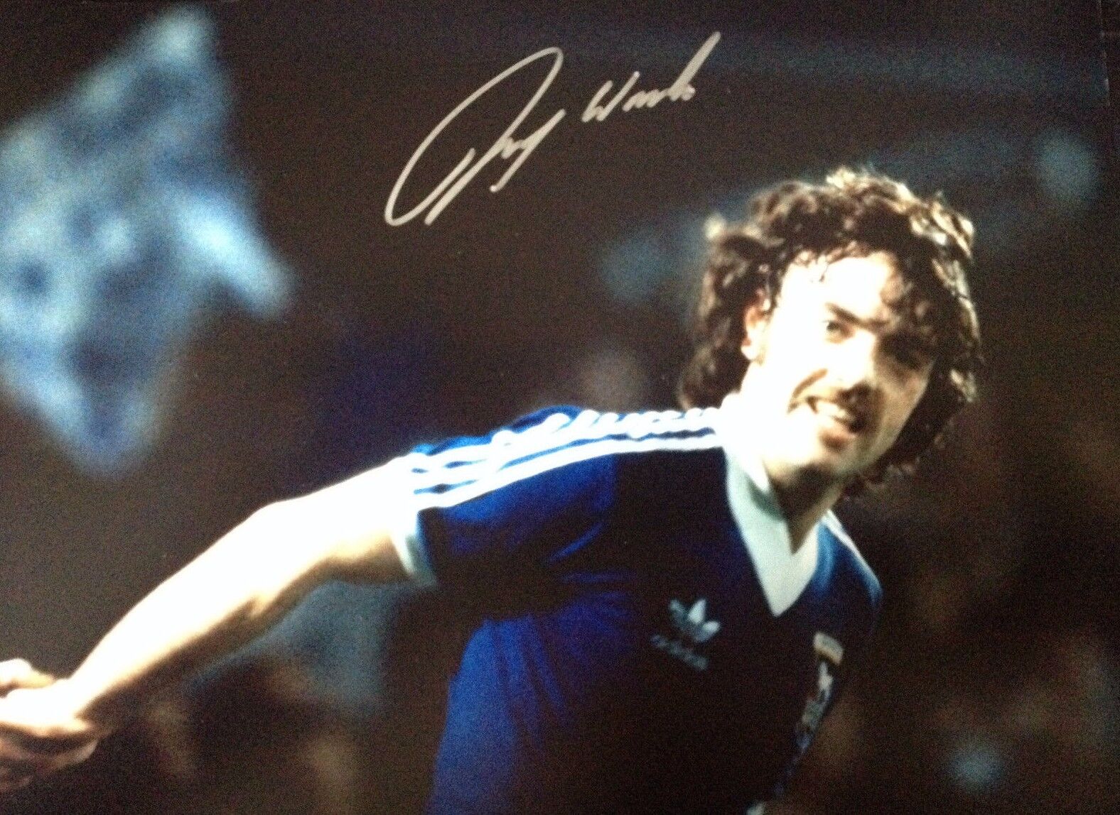 JOHN WARK - IPSWICH TOWN LEGEND - EXCELLENT SIGNED COLOUR Photo Poster paintingGRAPH