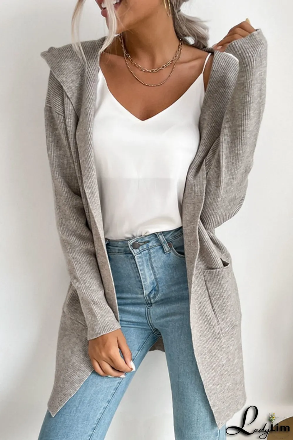 Effortless and Trendy Cardigan