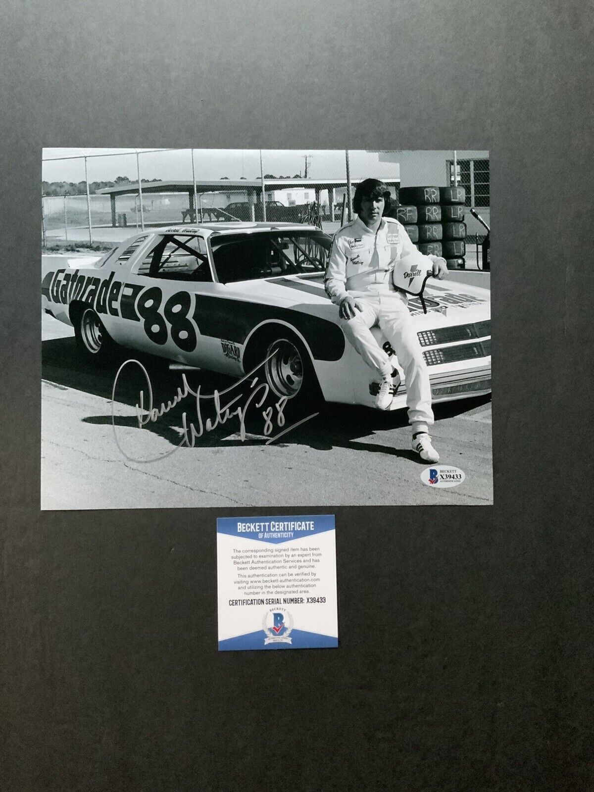 Darrell Waltrip Hot! signed autographed Nascar Legend 8x10 Photo Poster painting Beckett BAS coa