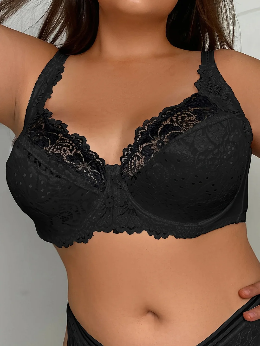 Biustonosz damski seksowny czarny koronkowy w dużych rozmiarach - ultracienki, wygodny design