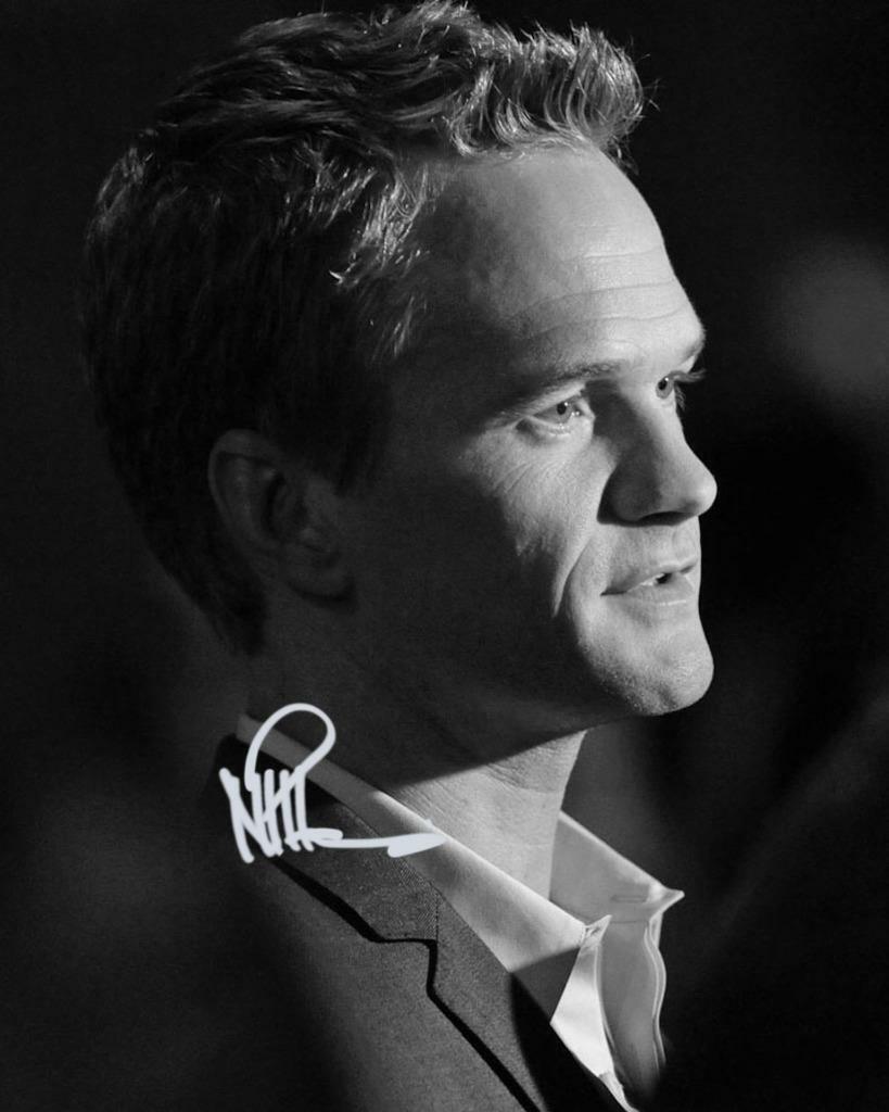 Neil Patrick Harris How I Met Your Mother SIGNED AUTOGRAPHED 10 X 8 Photo Poster painting PRINT