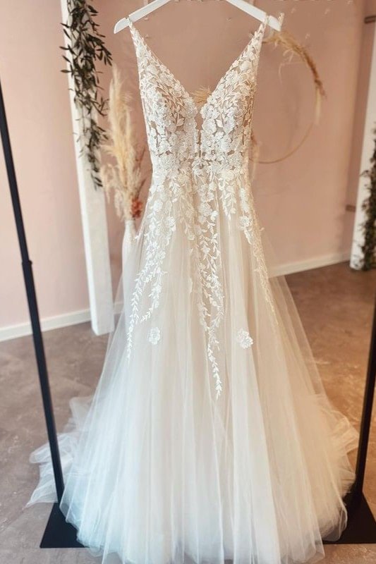 Elegant V-neck A-Line Backless Spaghetti-Straps Wedding Dress Tulle With Appliques Lace | Ballbellas Ballbellas