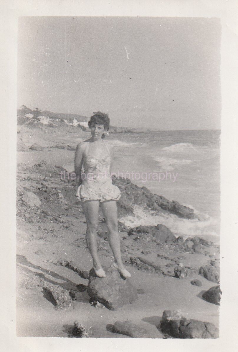 Swimsuit Girl FOUND Photo Poster painting Original bw Photo Poster paintingGRAPHYWOMAN M 85 9