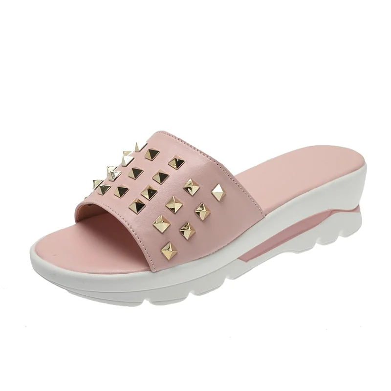 2022 Large Size Rivets Women's Slippers Platform Sandals Summer Women's Shoes Flat Slippers Women's Casual Beach Women's Shoes