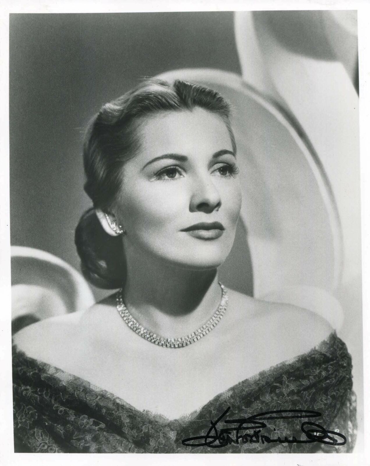 ACADEMY AWARD ACTRESS Joan Fontaine (+) autograph, signed Photo Poster painting