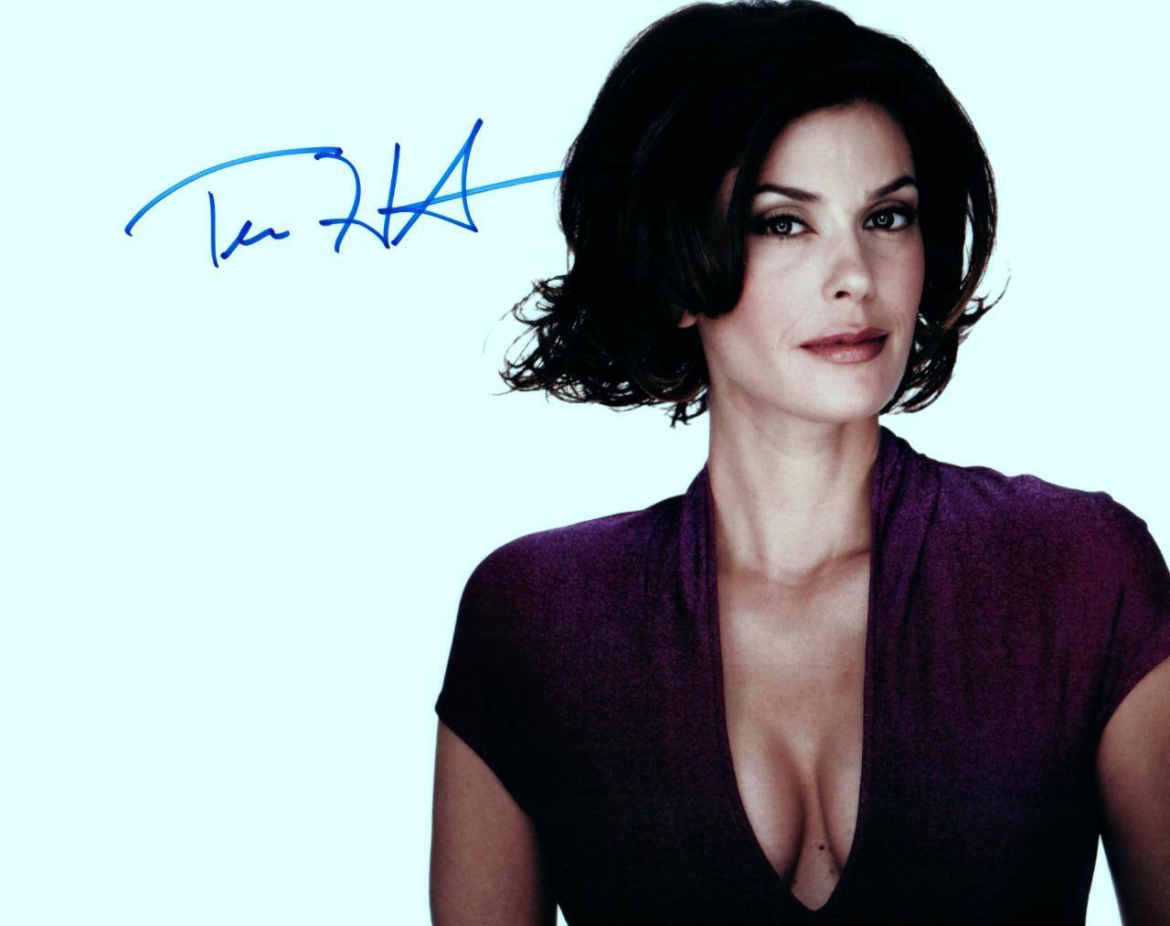 Teri Hatcher Signed 8x10 Photo Poster painting Autographed Picture plus COA