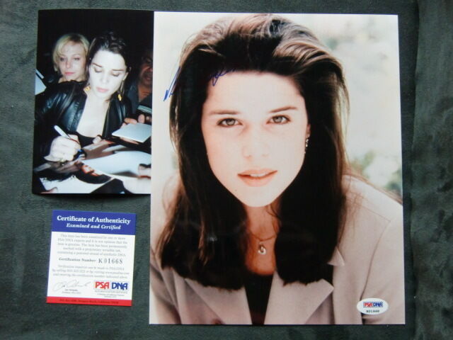 Neve Campbell Hot! signed 8x10 Photo Poster painting PSA/DNA PROOF!!