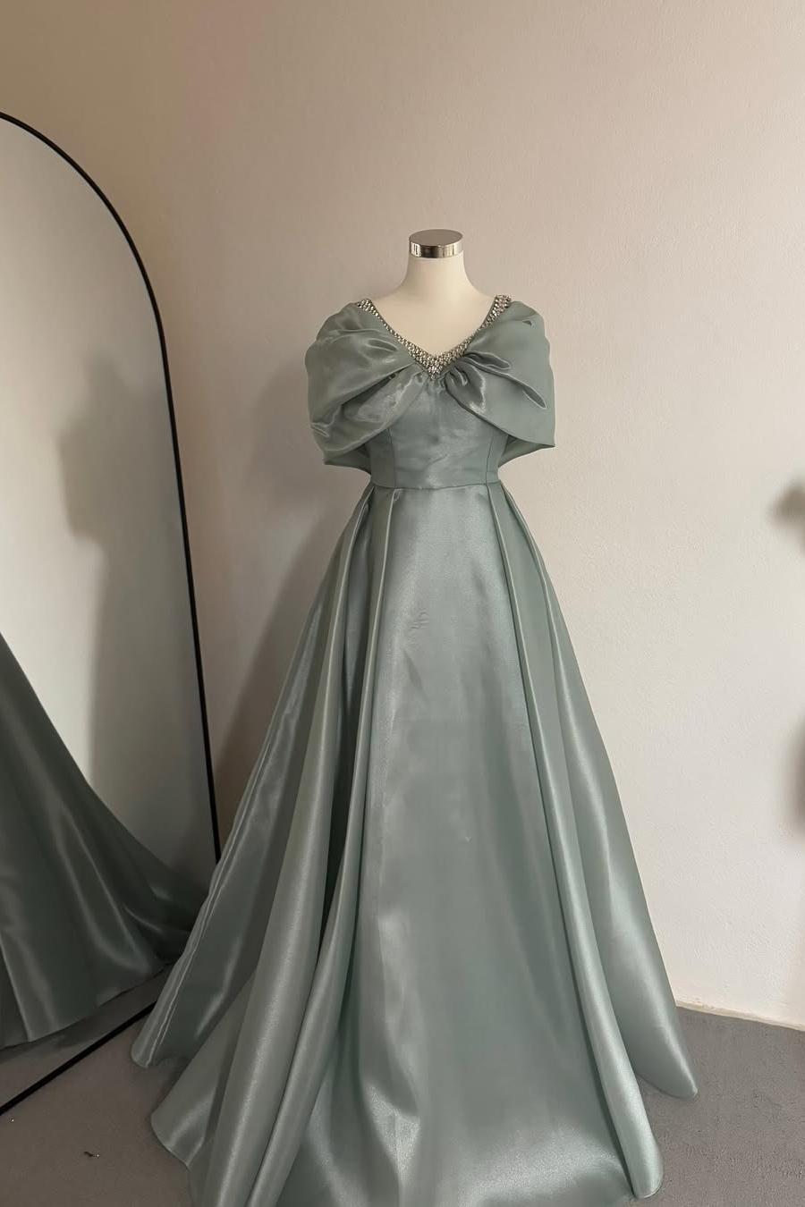 Lussooy Silver Charming Off the Shoulder Strapless V Neck Long Prom Dress with Beadings 