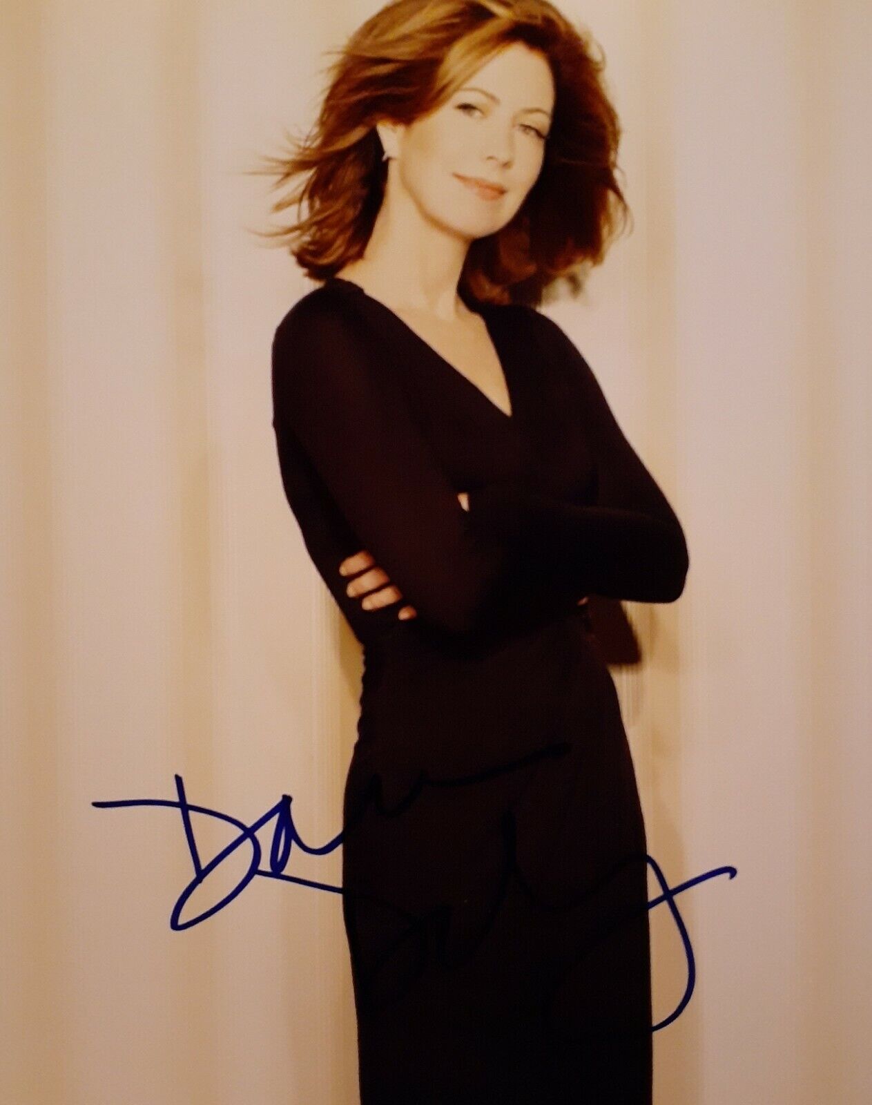 Dana Delany signed 8x10