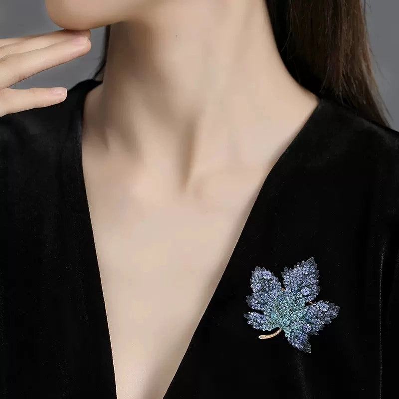 Vintage Style Pin Leaf Alloy Plating Inlay Rhinestones Women’s Brooches