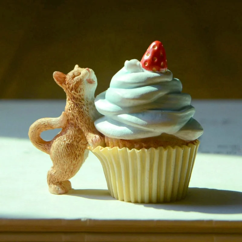 Creative Cute Little Animal Cat Figurine Ornament Simulation Food Dessert Cake Model Restaurant Bakery Home Decoration Gift
