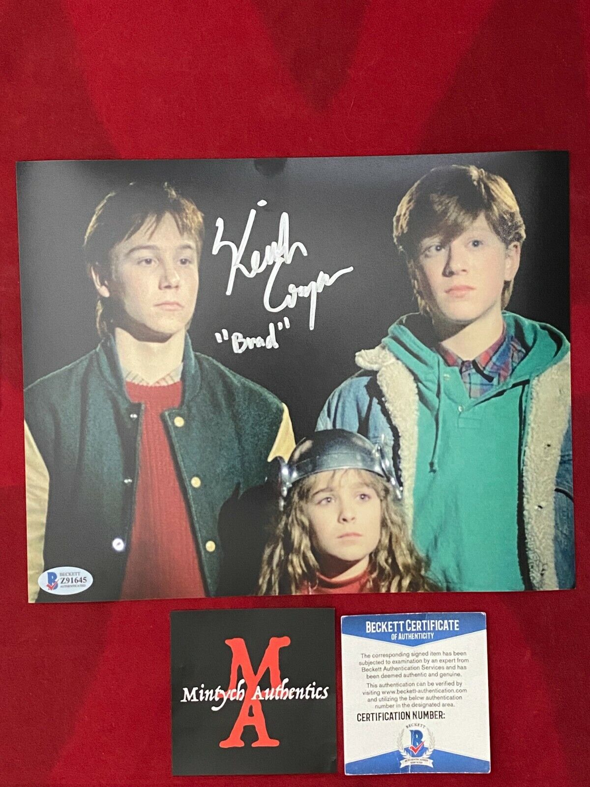 KEITH COOGAN SIGNED 8x10 Photo Poster painting! ADVENTURES IN BABYSITTING! BECKETT COA!