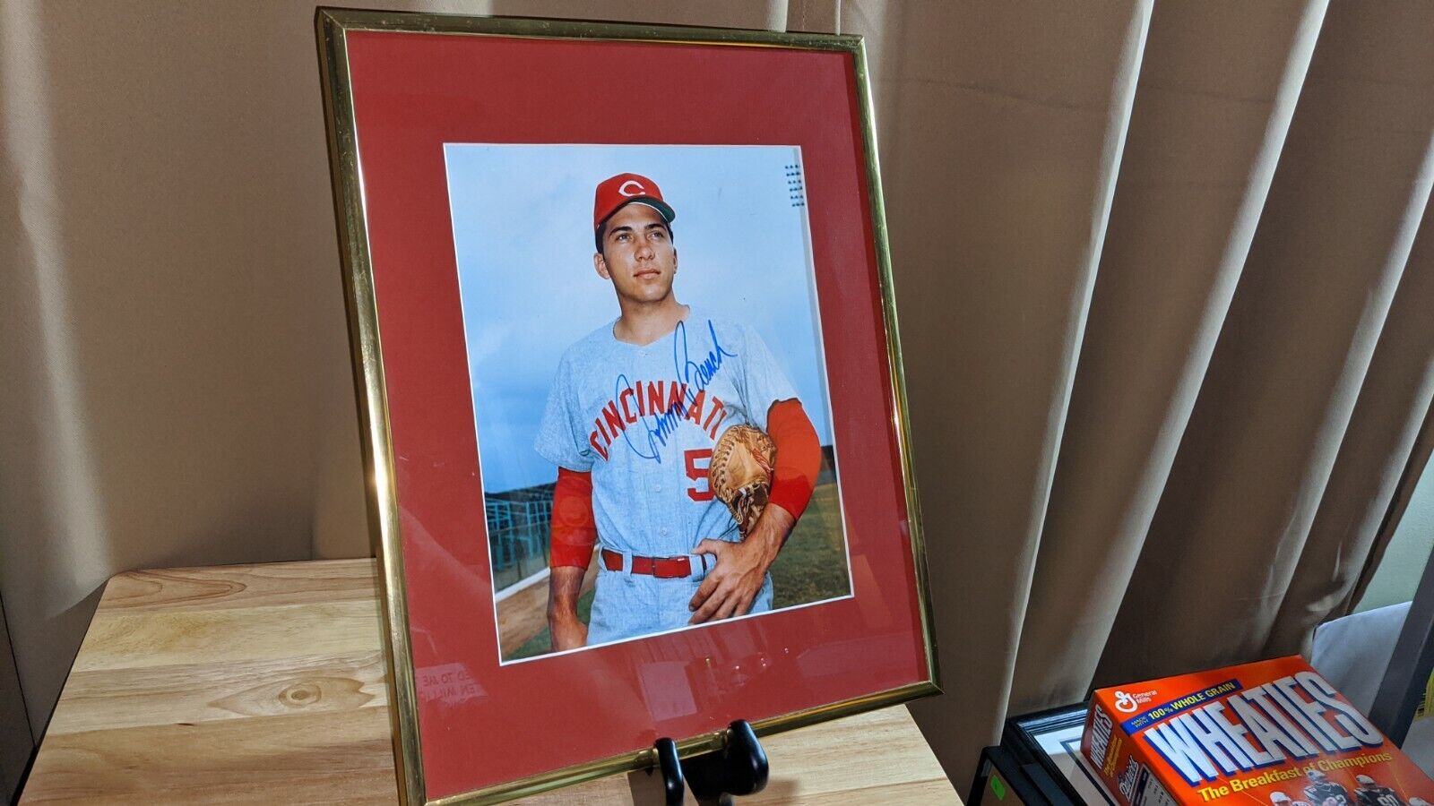 Johnny Bench Cincinnati Reds Signed & Framed 8x10 Photo Poster painting W/Our COA