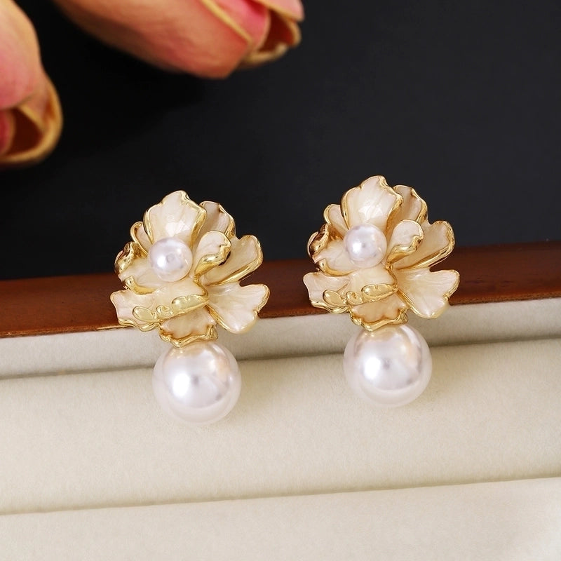 1 Pair Minimalist Classic Style Flower Inlay Zinc Alloy Pearl Ear Studs