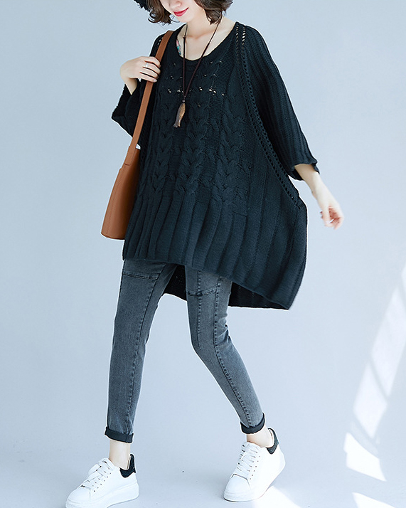 Cable Knit Pattern Batwing Sleeve Round Neck Asymmetric Hem Loose Sweater