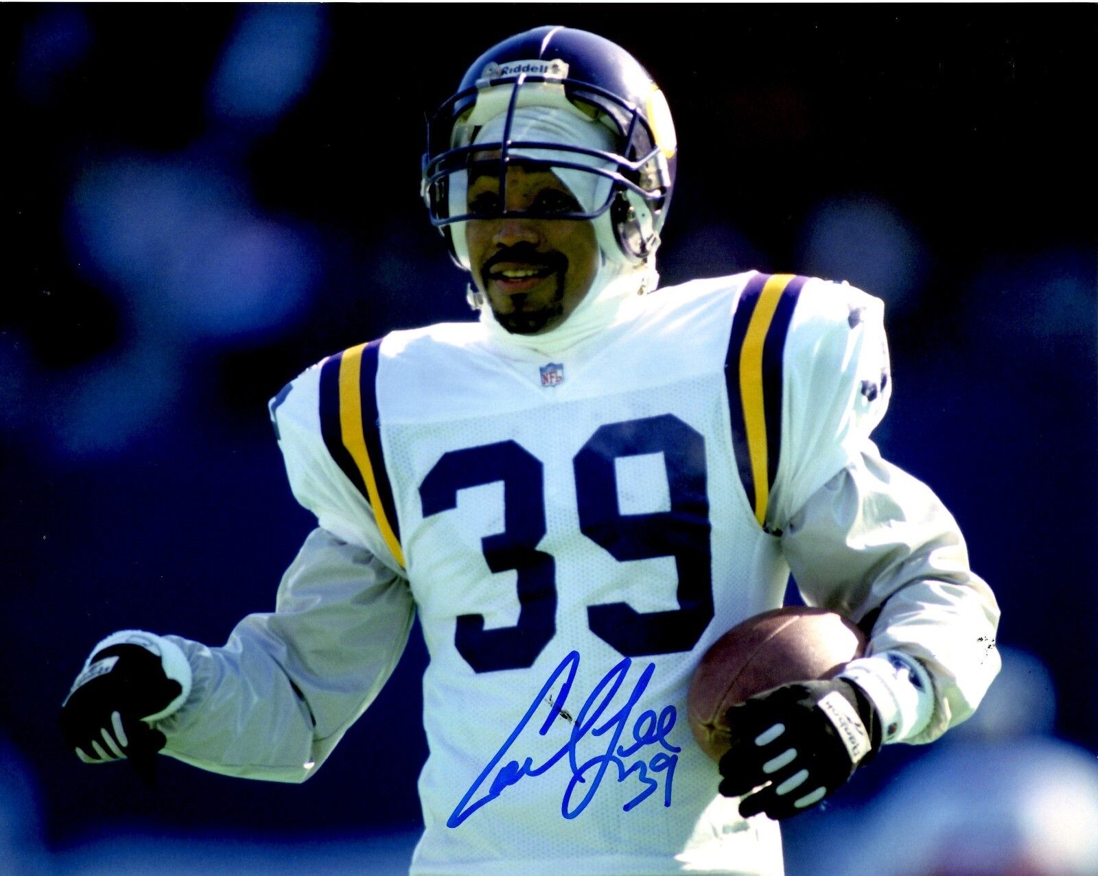 Autographed CARL LEE 8X10 Minnesota Vikings Photo Poster painting -w/ COA